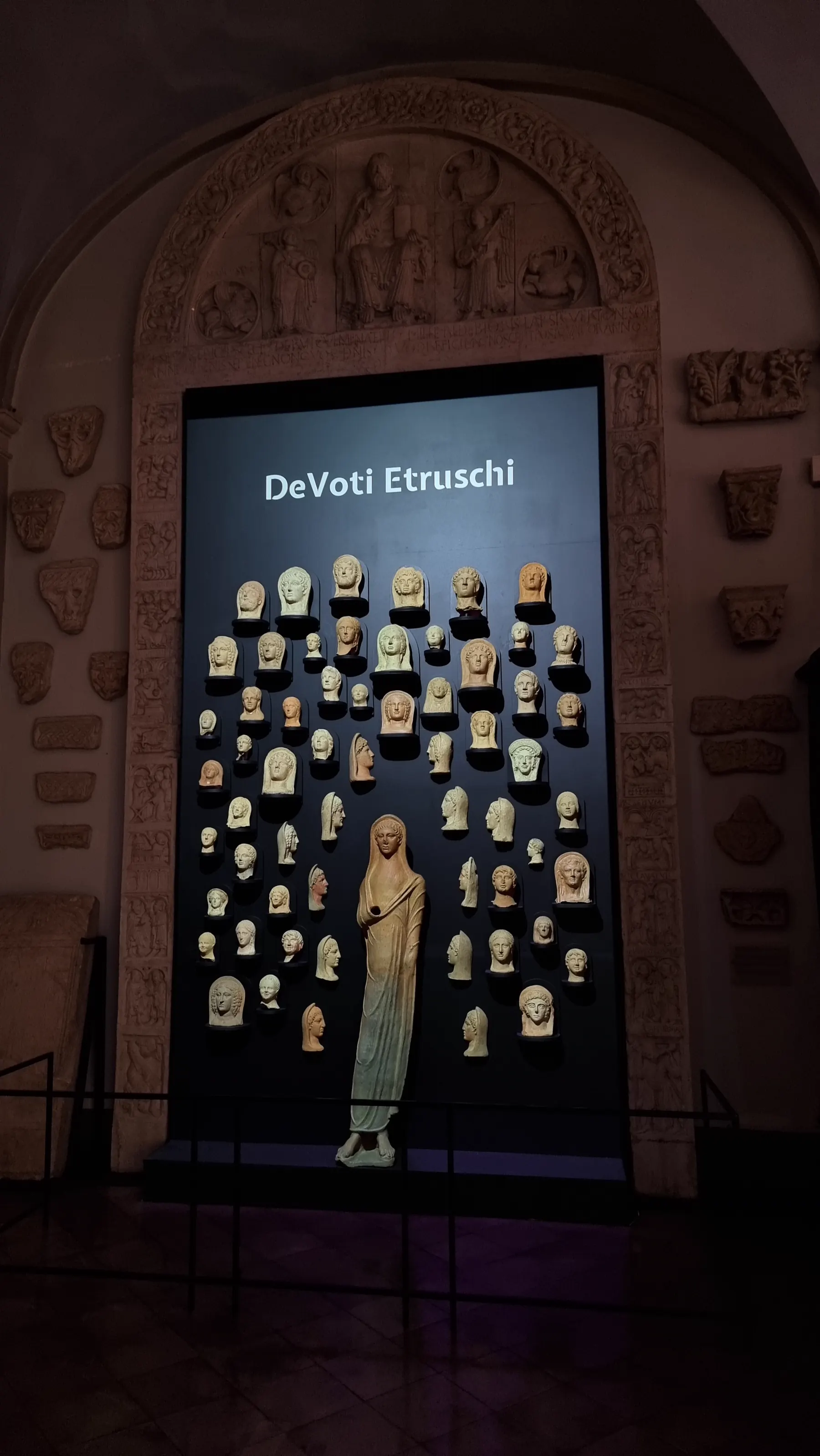 Devoti Etruschi, documentazione fotografica 01